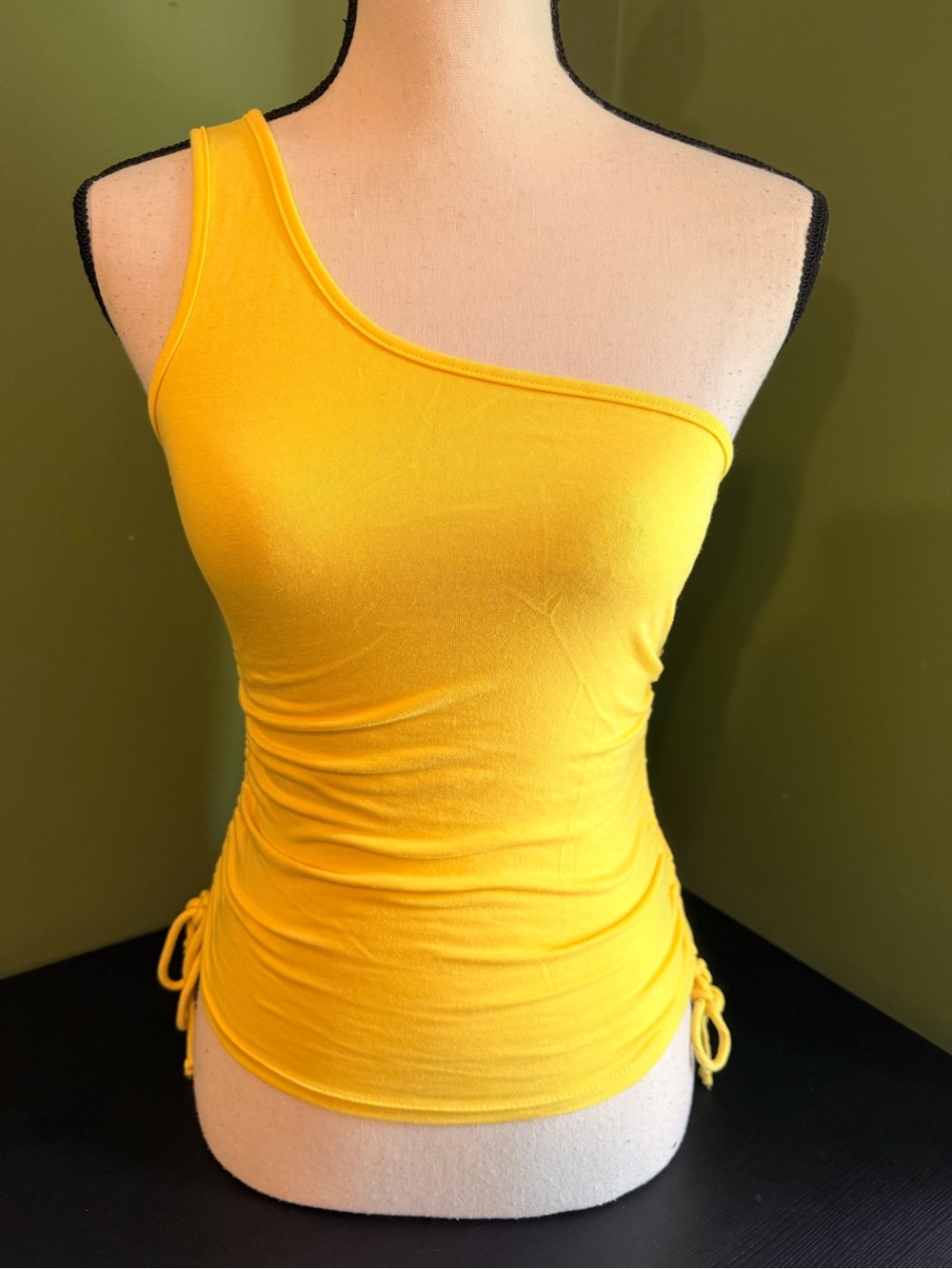 Ambiance Women’s One-Shoulder Ruched Tank Top - Yellow